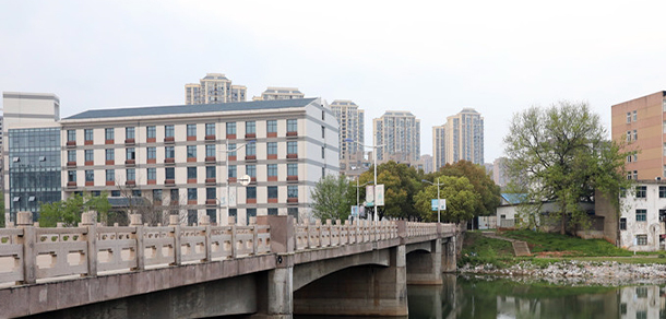 池州職業(yè)技術(shù)學(xué)院 - 最美大學(xué)