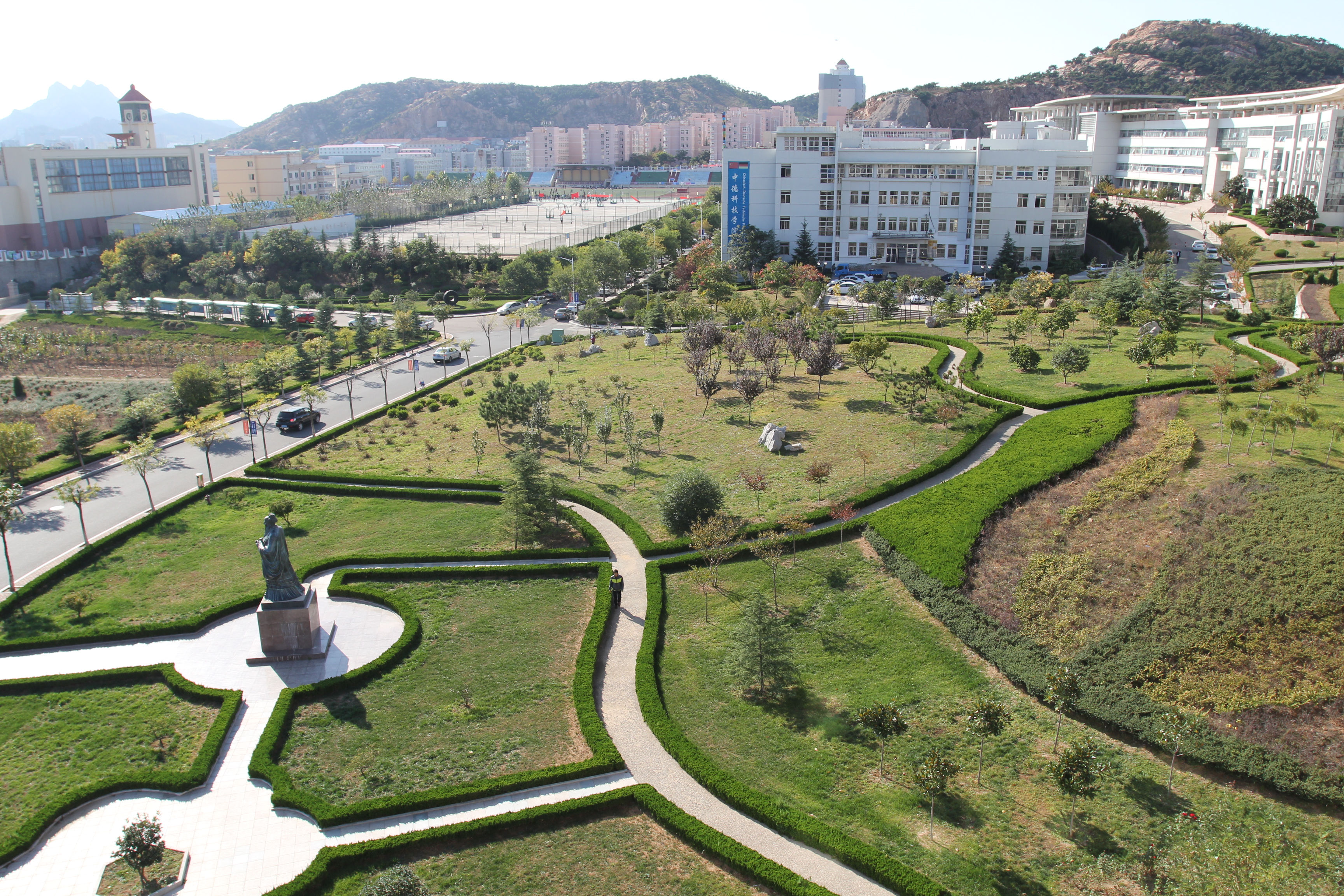 青島科技大學(xué)-校園風(fēng)景