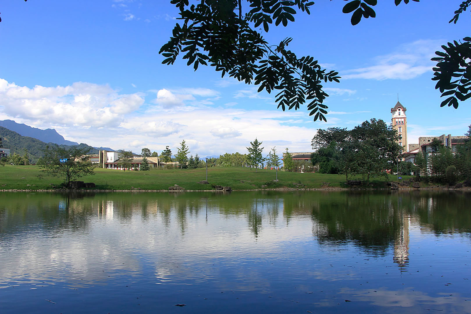 成都東軟學(xué)院-校園風(fēng)景