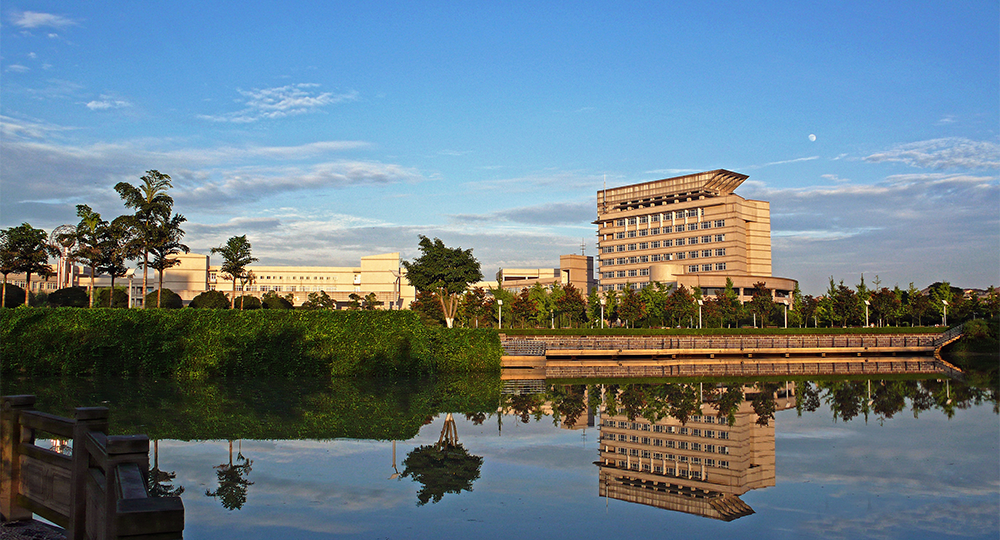 西南石油大學(xué)：校名題寫(xiě) / ?；赵O(shè)計(jì)